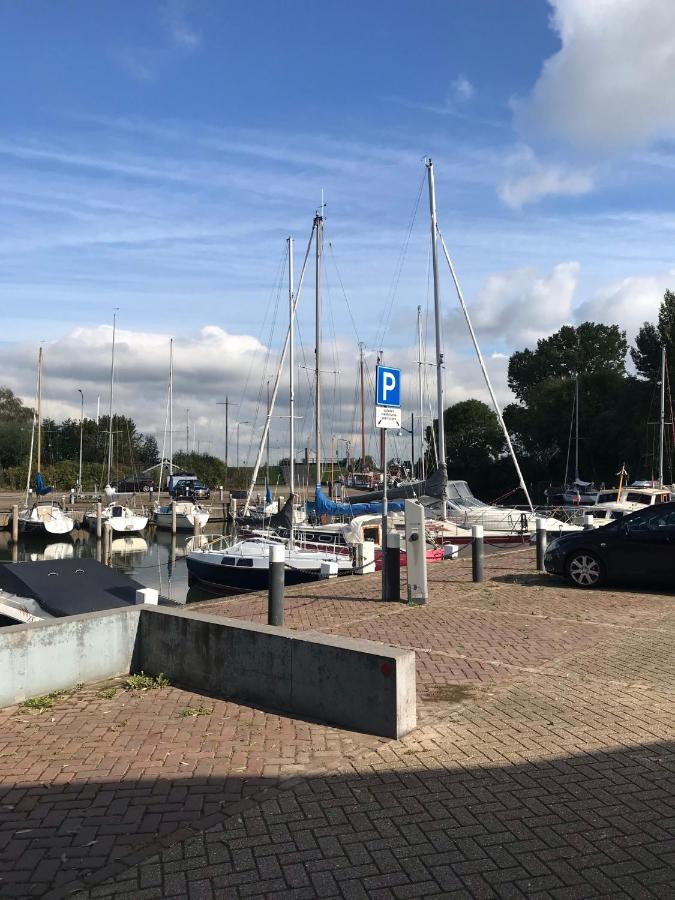 B&B Logeren Bij De Burgemeester Stad aan 't Haringvliet Exterior photo